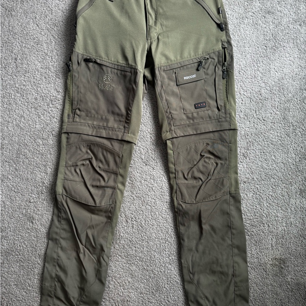Beyond Nordic Men's Green Outdoor Pants